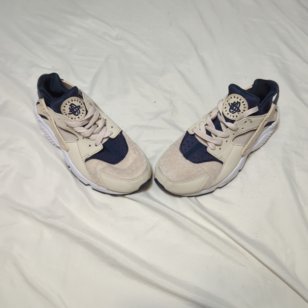 Nike Huarache women's running shoes
